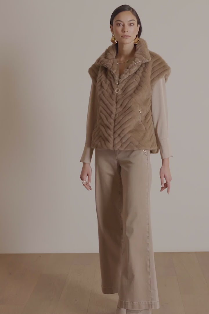 Gilet à col montant en fausse fourrure à chevrons