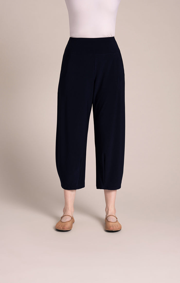 Narrow Lantern Pants Sympli