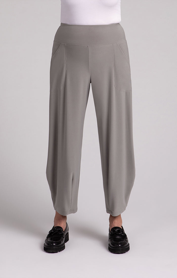 Narrow Lantern Pants Sympli